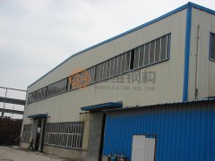 如何對輕、重彩鋼結構廠房進行降溫通風