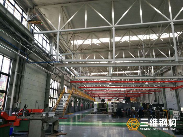 濟南邁克閥輕鋼結(jié)構(gòu)廠房裝配車間內(nèi)部圖示