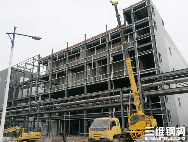 鋼結構廠房加固現場圖