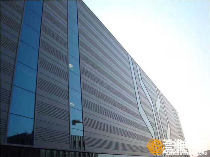 鋼結(jié)構(gòu)廠房制作安裝屋面坡度遵循些什么呢？